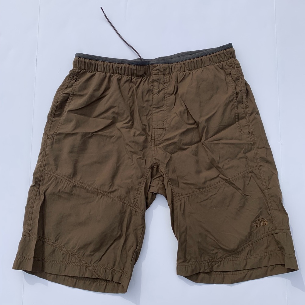 The North Face Mens Cargo shorts elastic waistband